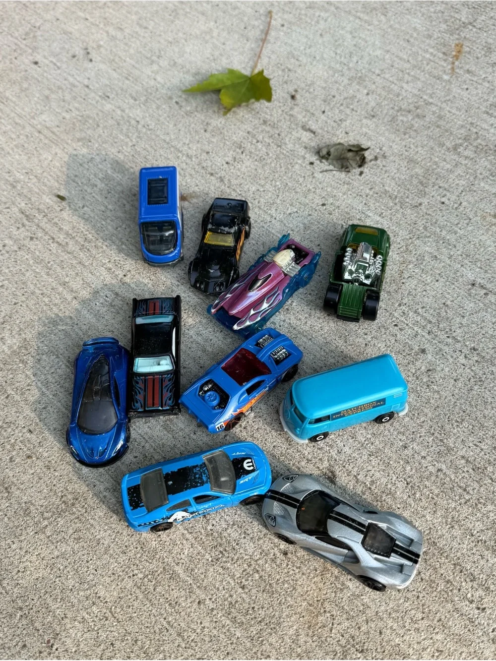 118pc Hot Wheels Diecast Toy Car Lot Loose Cars Mixed Vehicles Collectible Bulk